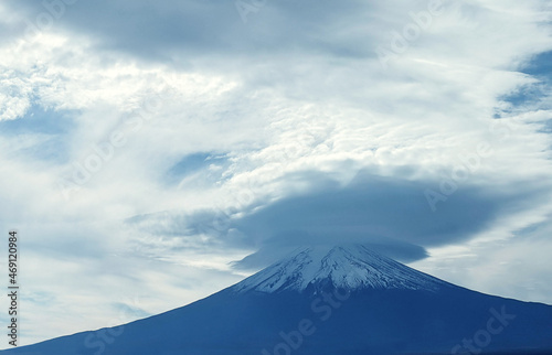 富士山にかかる帽子のような笠雲 1 2021年11月14日