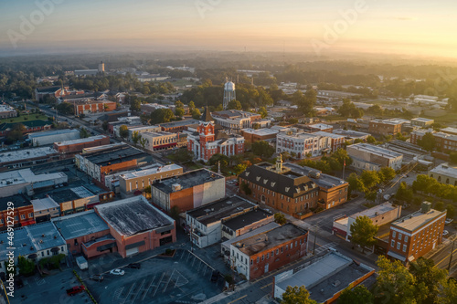 Slika na platnu Aerial View of Downtown Statesboro, Georgia in Autumn