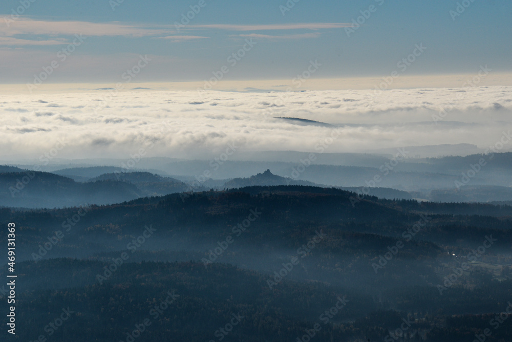 Herbstliche Luftaufnahme des Oberpfälzer Wald bei Flossenbürg Herbstliche Luftaufnahme des Oberpfälzer Wald bei Flossenbürg