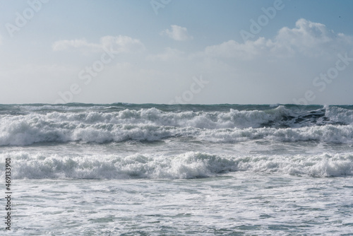 St  rmisches Meer bei Sonne und Wolken in der Toskana bei Bibbona