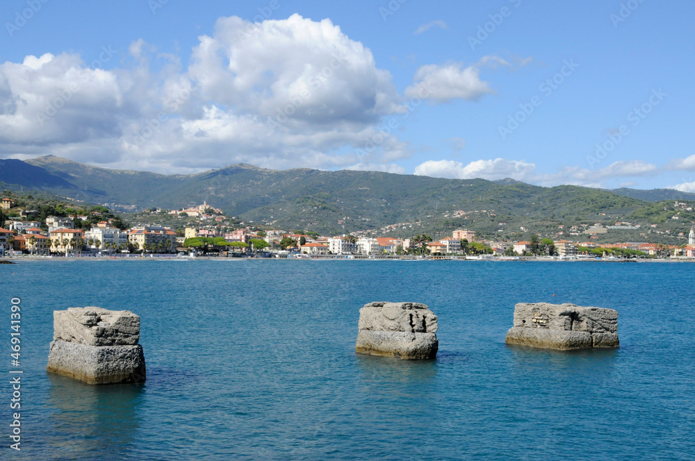 Fototapeta premium alte Mole bei San Bartolomeo al Mare