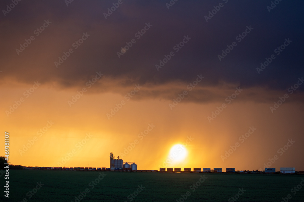 Fototapeta premium Orange Sunset in Manitoba, Canada