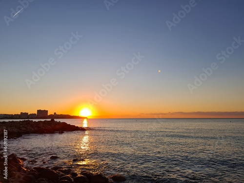 Fototapeta Naklejka Na Ścianę i Meble -  picturesque sunrise on the beach in the Spanish city of Alicante
