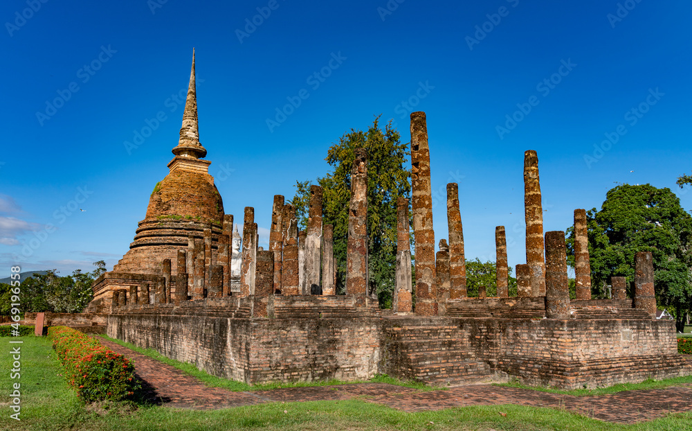 Fototapeta premium Ancient Ruins and Historical Parks in Thailand