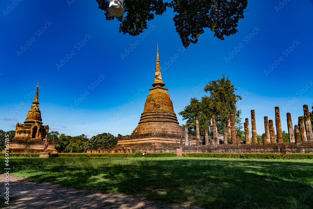 Fototapeta premium Historical Towns, Temples and Ancient Ruins in Thailand