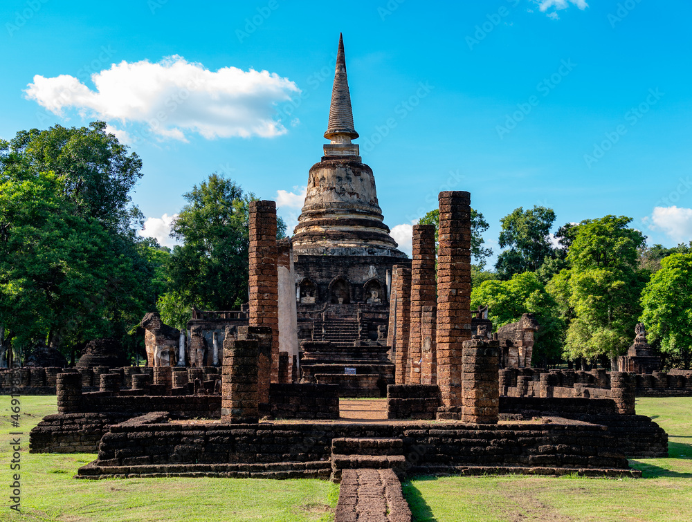 Obraz premium Ancient Ruins and Historical Parks in Thailand