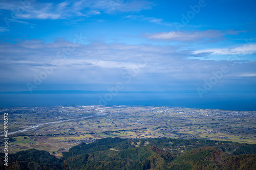                                                                                                                                      A view of climbing Mt.Oiturushiyama in Nyuzen-cho  Toyama Prefecture  with views of Kurobe Unazuki Onsen and Mt.Shirouma-dake  during the season of autumn