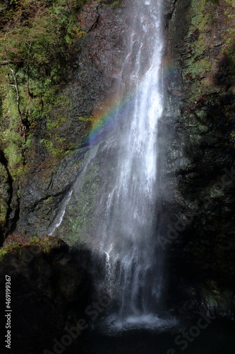 大荒の滝　虹が架かる　秋　（高知県　香美市） © mitumal 