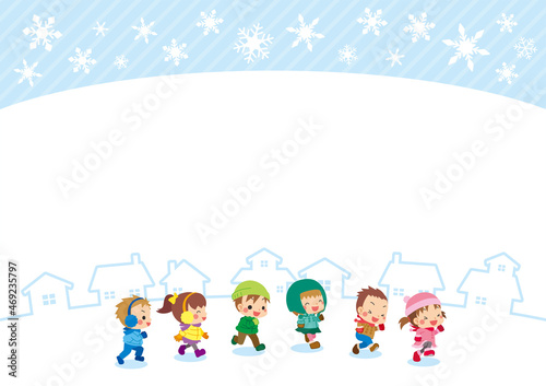 雪の降る街を駆け抜ける可愛い小さな子供たちのイラスト フレーム コピースペース テンプレート