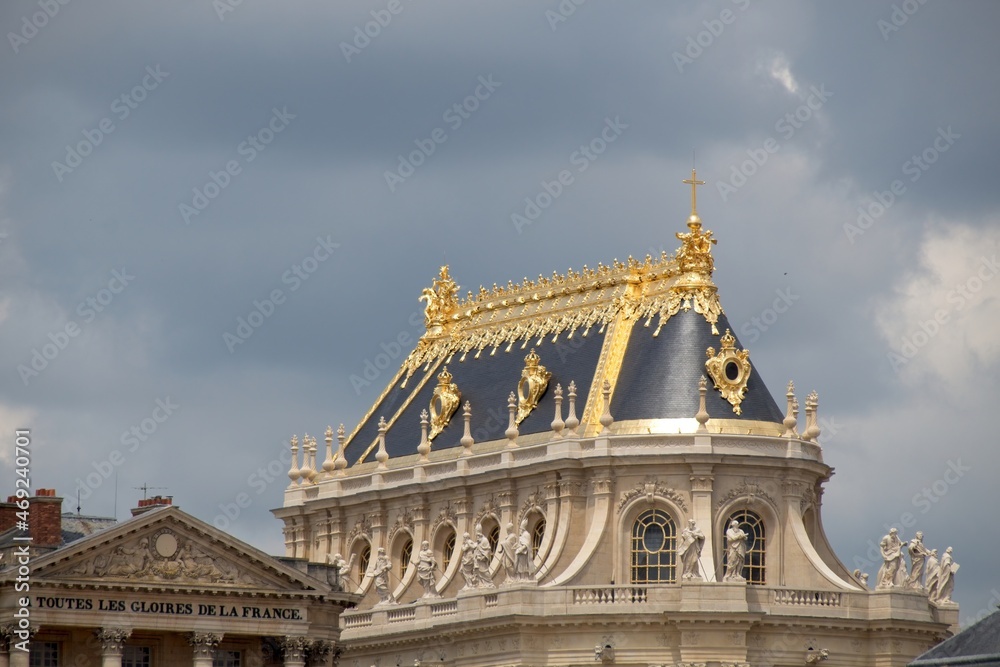 the royal palace in versailles