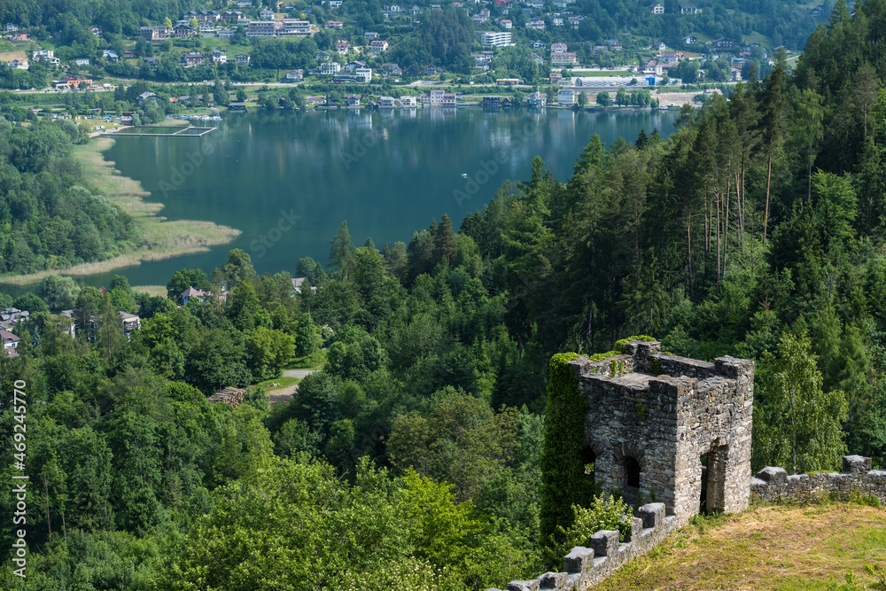 Burg Landskron via Ossiachersee in Carinthia