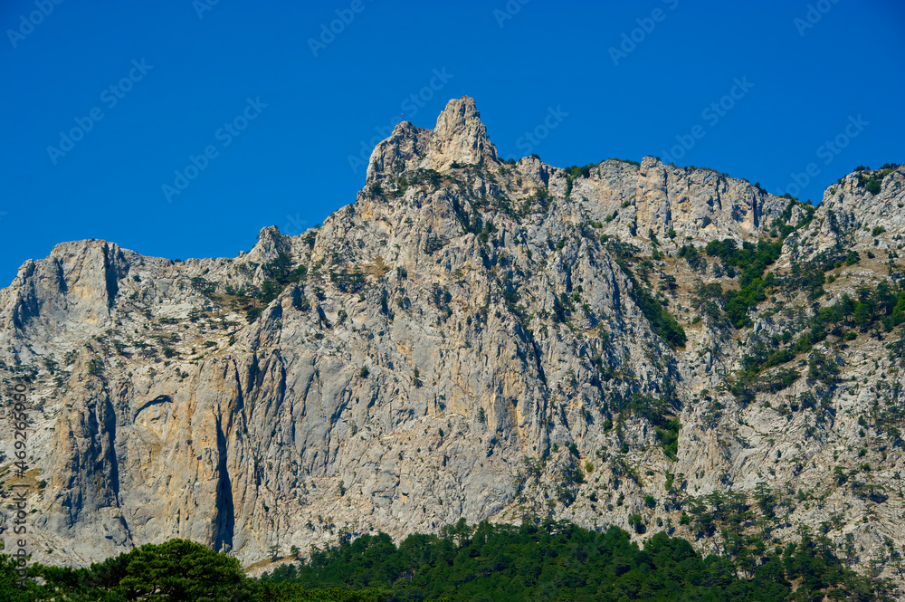 The Ai-Petri mountain range in all its glory.