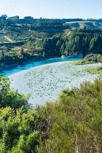 ニュージーランド カンタベリー地方にあるラカイア・ゴージのルックアウトから見えるラカイア川と風景