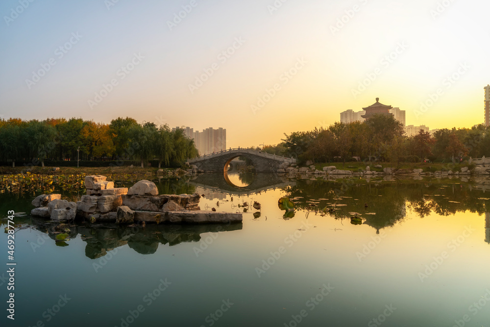 Naklejka premium Jining Chinese Garden Scenery