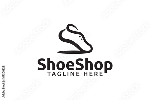 simple shoe shop logo in line style.