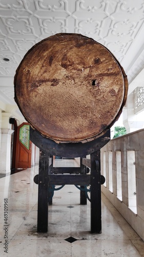 a traditional musical instrument for the call to prayer for Muslims called the drum