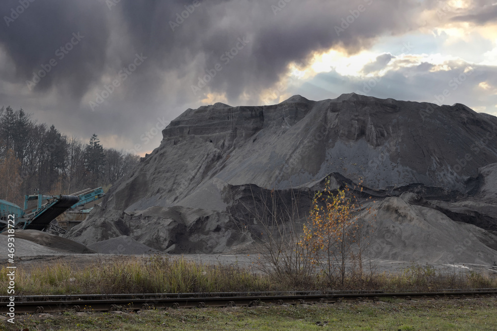 Basalt composition, basalt mine. Mining industry.