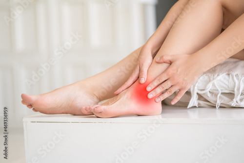 Ankle inflammation, pain in the foot, massage of female feet at home