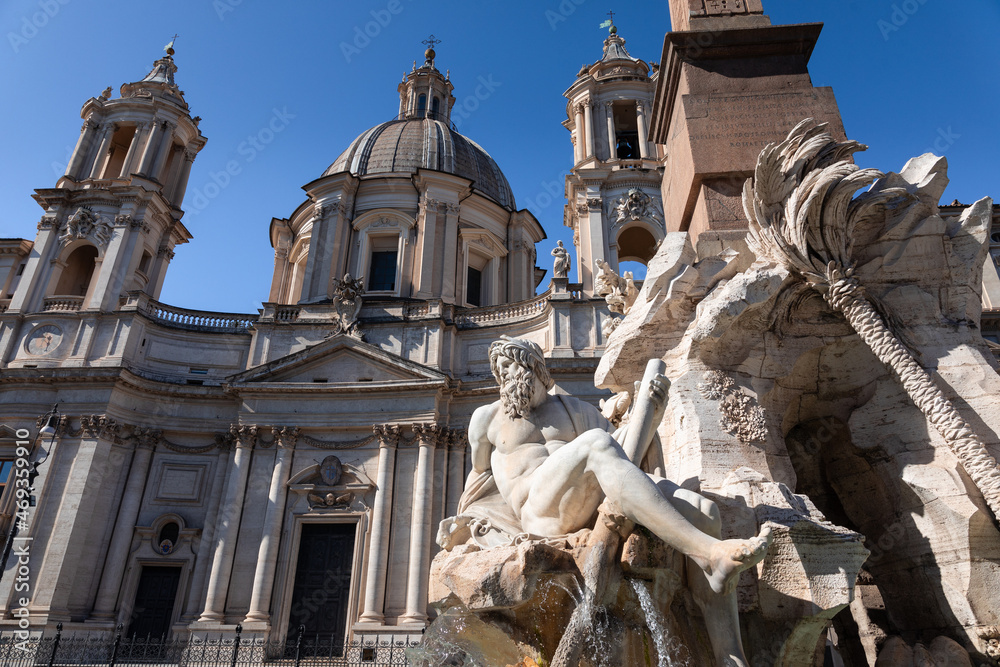 Obraz premium View from Piazza Navona (Navona Square) fountain in Roma, Lazio, Italy..