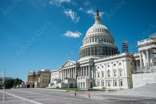US capitol on a sunny summer day © imagoDens