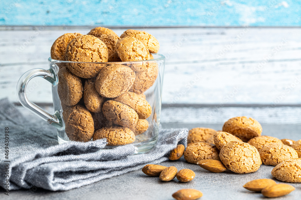 cup Sweet cookies | italian Amaretti almond Stock Stock-Foto Adobe in biscuits.