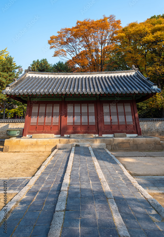 Jongmyo Confucian shrine of the Korean Joseon Dynasty in Seoul, South Korea Jongmyo Confucian shrine of the Korean Joseon Dynasty in Seoul, South Korea