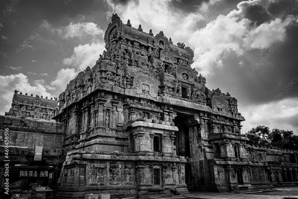 Tanjore Big Temple or Brihadeshwara Temple was built by King Raja Raja Cholan in Thanjavur, Tamil Nadu. It is the very oldest & tallest temple in India. This temple listed in UNESCO's Heritage Sites