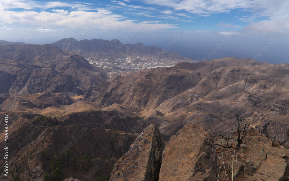 Gran Canaria, landscape of the central montainous part of the island, Las Cumbres, ie The Summits,
hiking route to Altavista, aboriginal name Azaenegue, mountain in Artenara municipality 

