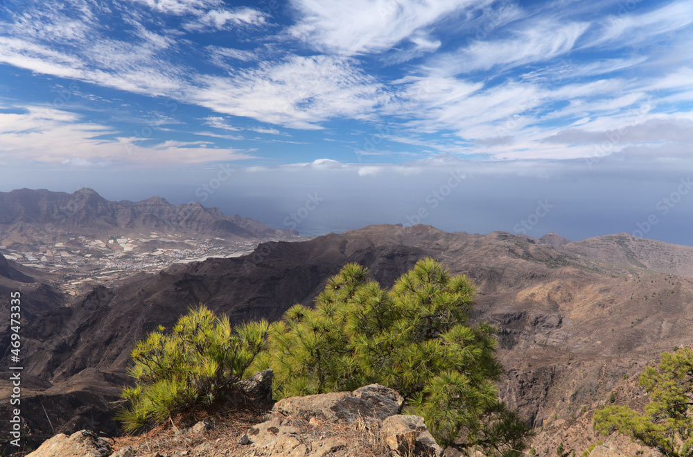 Gran Canaria, landscape of the central montainous part of the island, Las Cumbres, ie The Summits,
hiking route to Altavista, aboriginal name Azaenegue, mountain in Artenara municipality 

