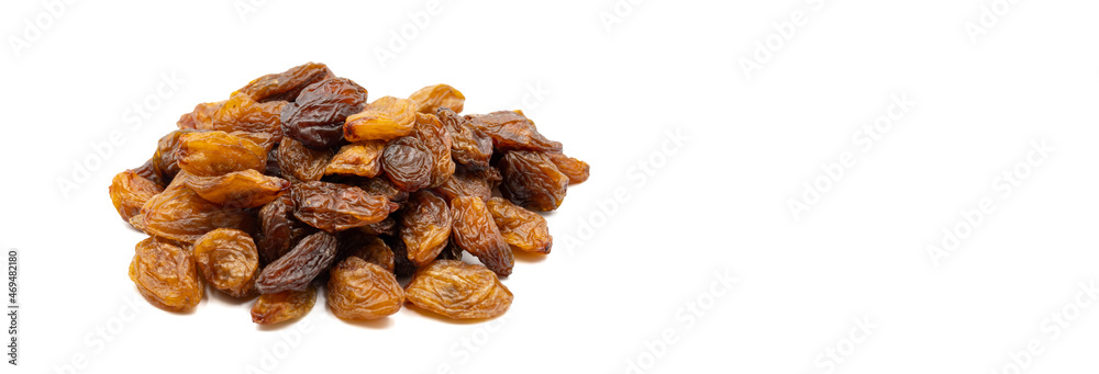 Obraz premium Dried raisins isolated on a white background. Snack fresh nuts. close-up nuts. Empty space for text. Copy space