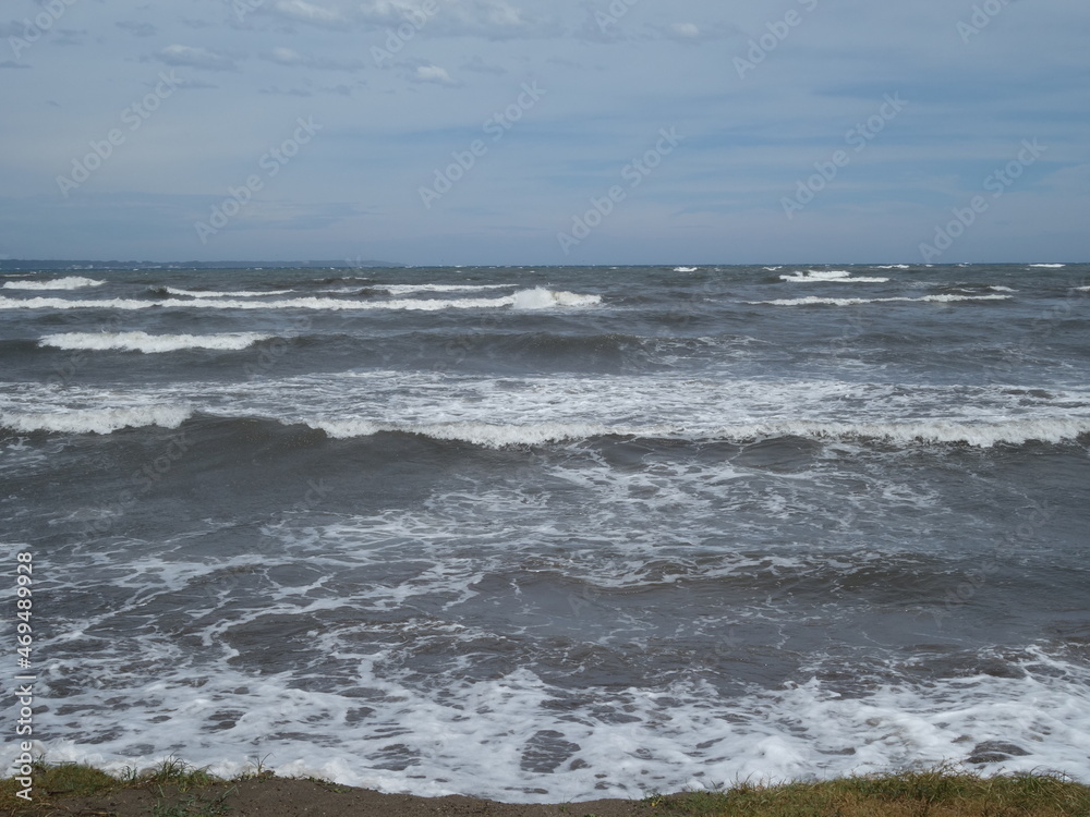 台風の日の荒れ狂う日本海