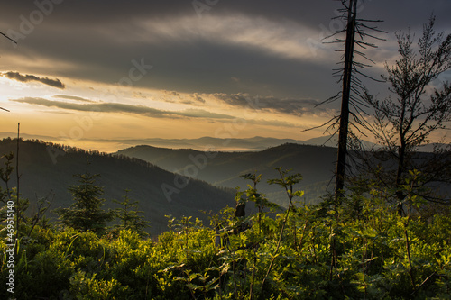 Fototapeta Naklejka Na Ścianę i Meble -   Beskidzkie Kolory nieba podczas zachodu słońca - Beskidy Colors of the sky during sunset