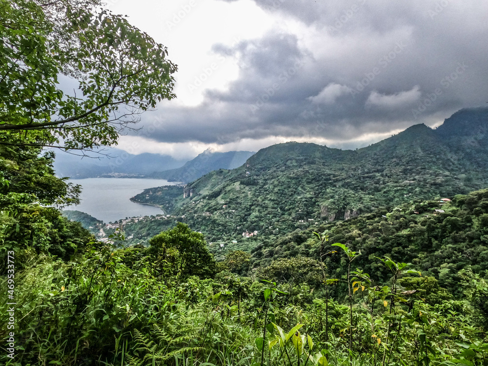 Obraz premium Beautiful Lake Atitlan and the Guatemalan highlands, Solola, Guatemala.