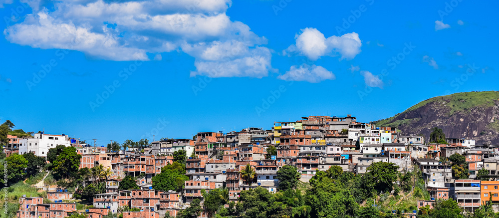 Obraz premium Photograph of low-income peripheral community popularly known as “favela” in Rio de Janeiro, Brazil