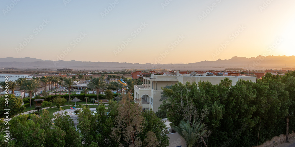Fototapeta premium Sunset over the red sea in Hurghada, Egypt