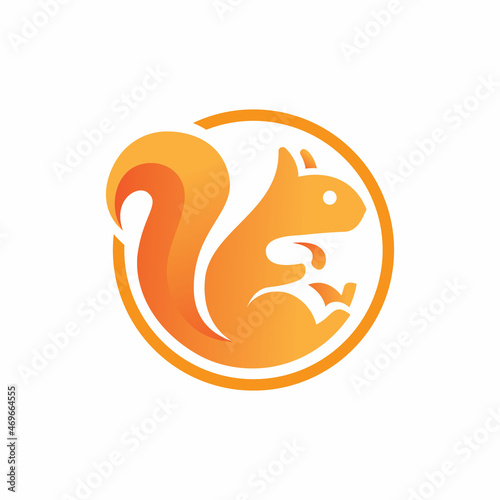 Squirrel Circle Logo