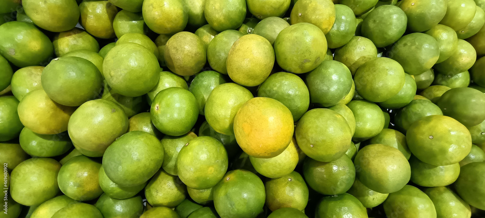 Sweet orange in the food market is good quality form the farm. Sweet orange in the food market is good quality form the farm.