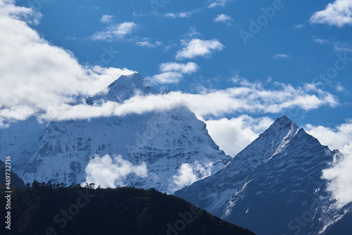 View to Mt. Ama Dablam, Khumbu Valley, Nepal © em