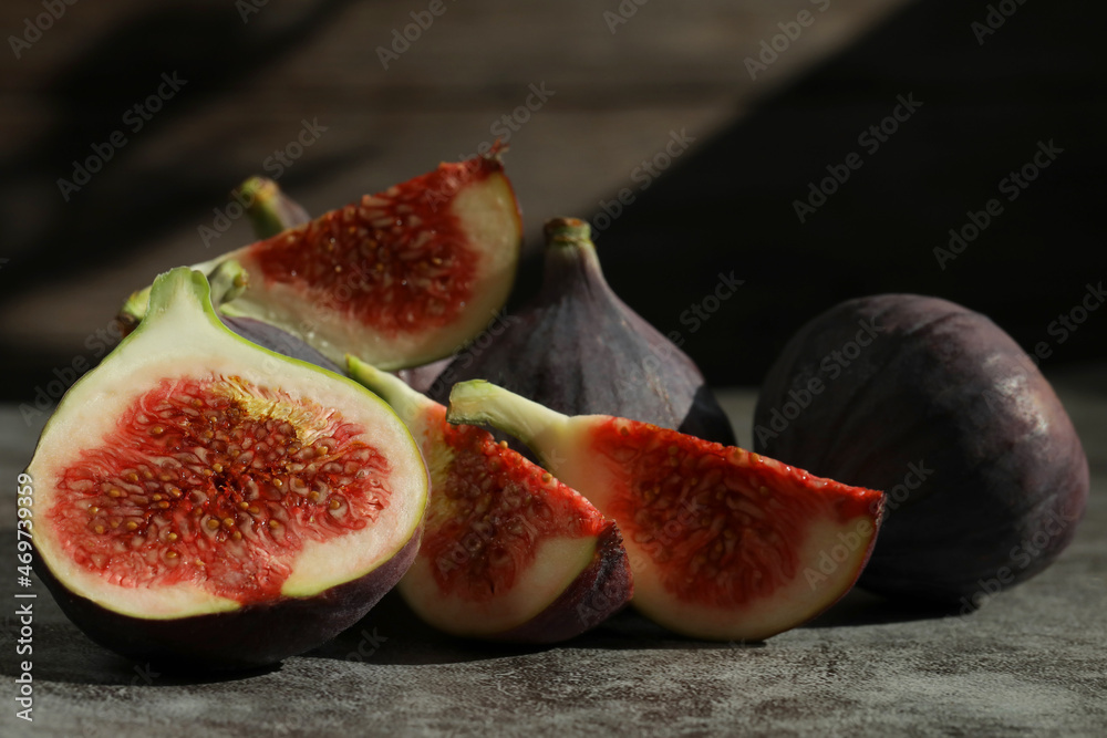 fresh figs on a wooden background fresh figs on a wooden background