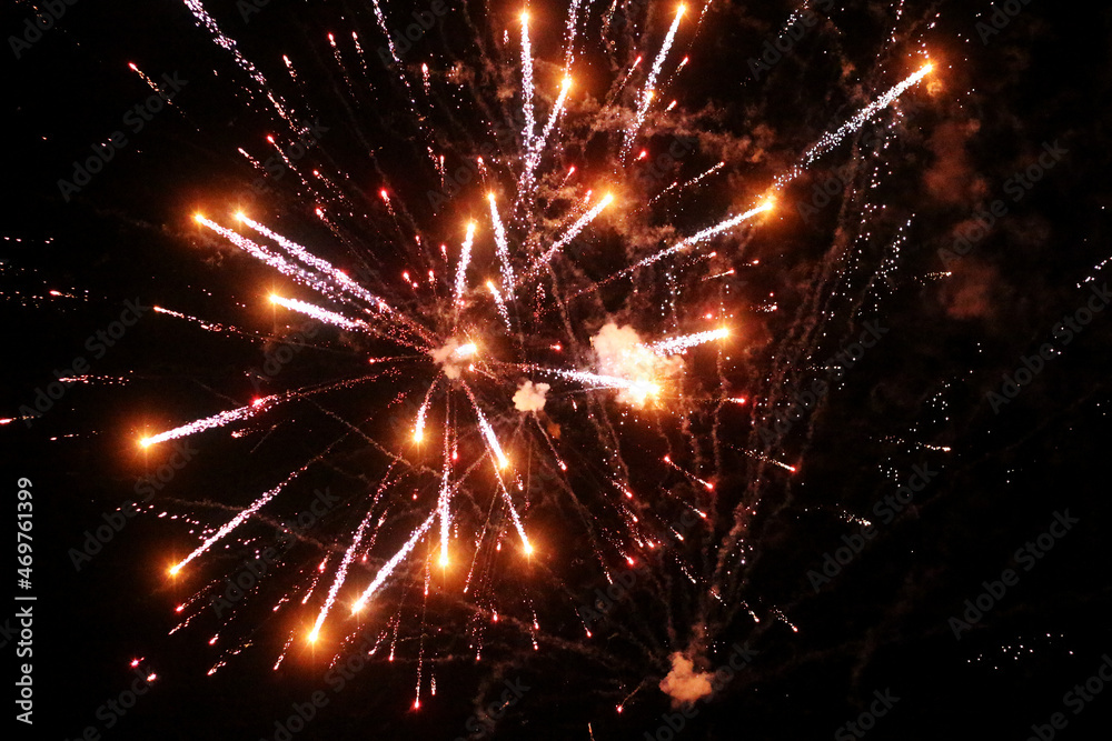 Obraz premium Feuerwerk am Nachthimmel