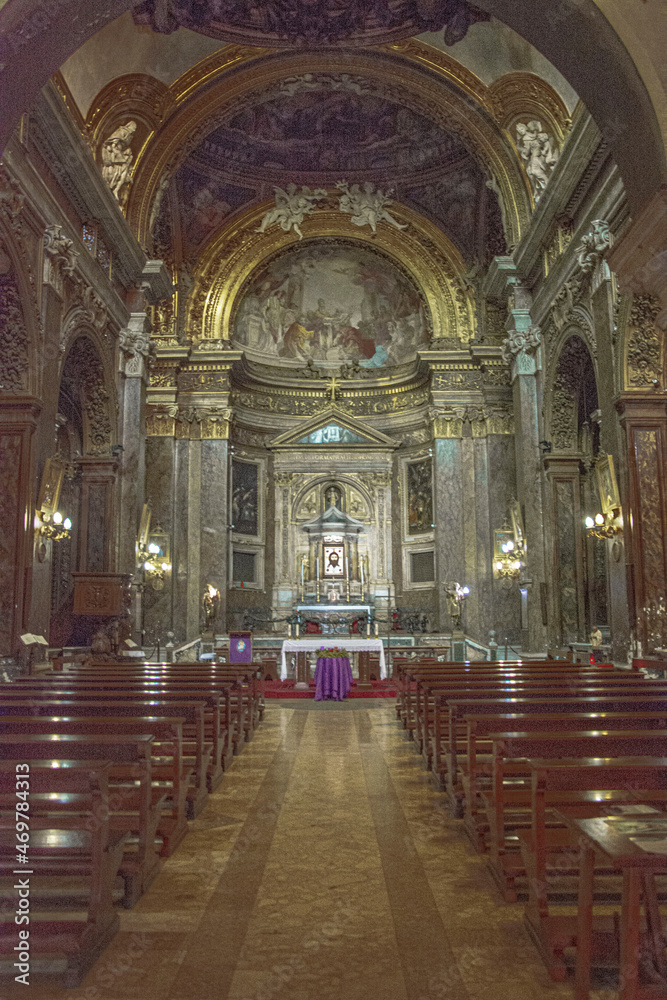 altare chiesa Roma