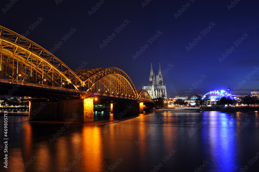 Fototapeta premium Köln Hohenzollernbrücke und Dom