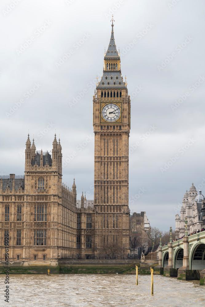 Big Ben Clock Tower and Westminster bridge over the thames river in London, UK