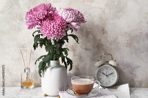 Vase with beautiful chrysan...