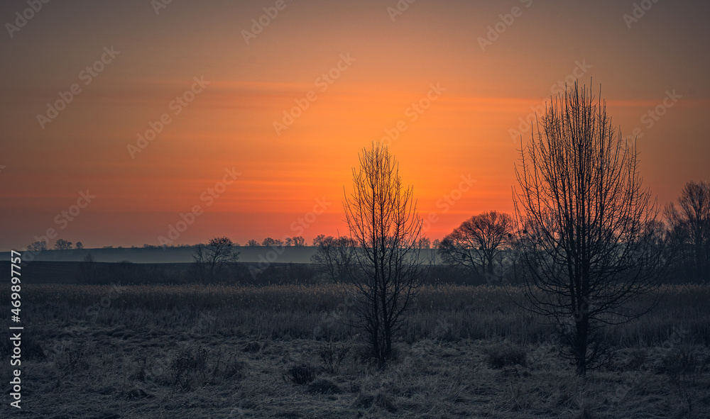 Obraz premium Winter sunrise on river