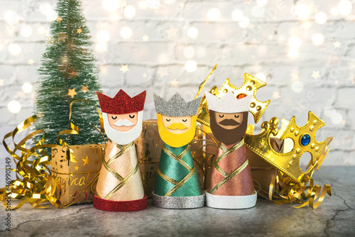 Fotografia The three wise men with christmas ornaments