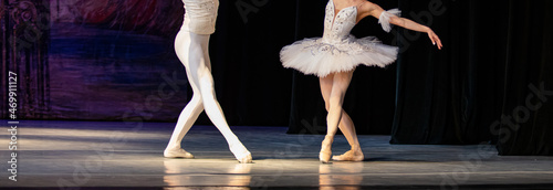 Fototapeta Closeup of ballerinas dancing