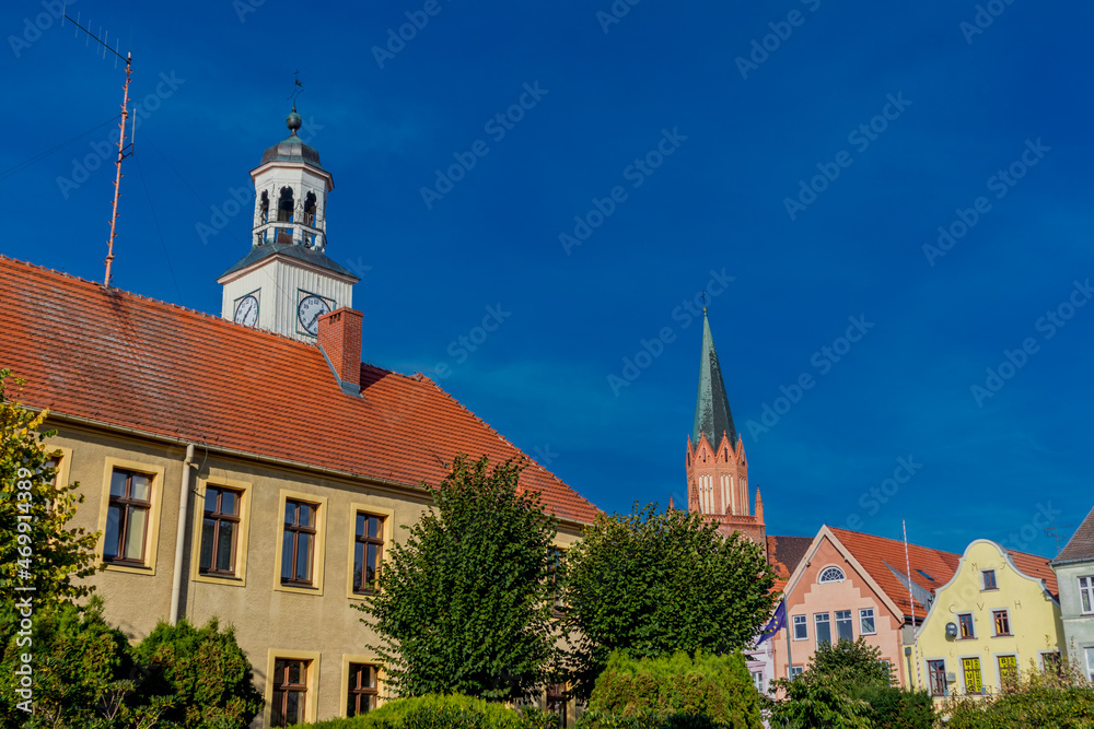 Entdeckungsreise in die Ostseestadt Trzebiatów und seinen wunderschönen Bauwerken - Polen