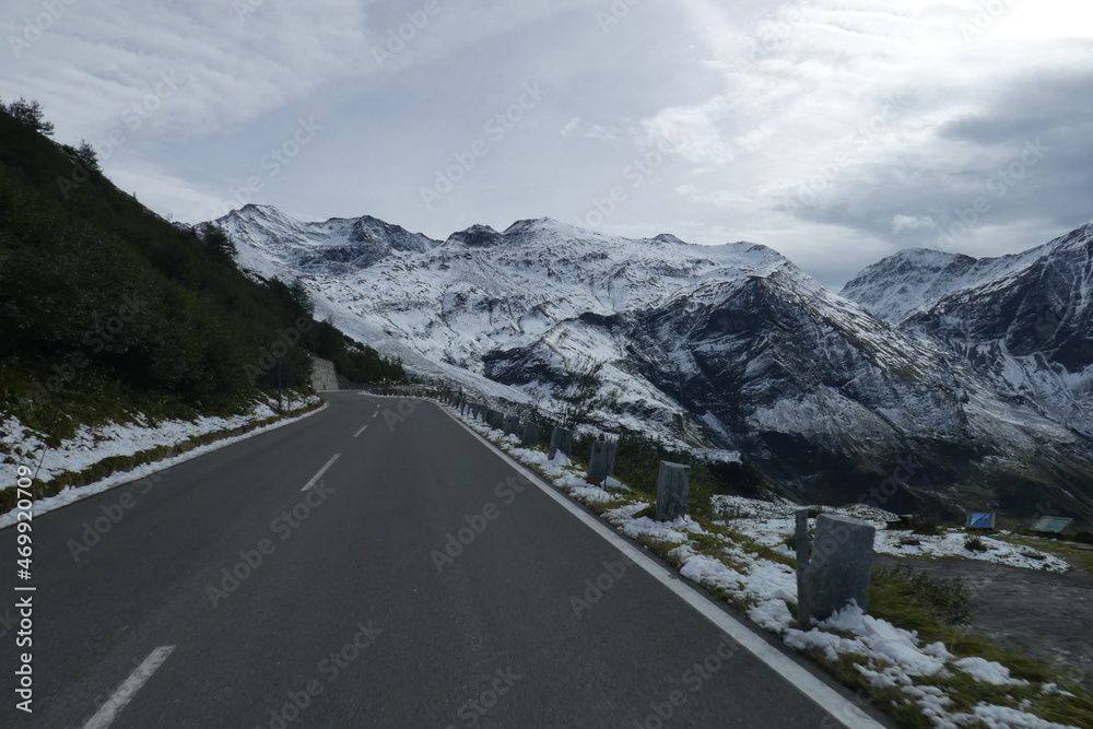 Naklejka premium Großglockner Hochalpenstraße im September