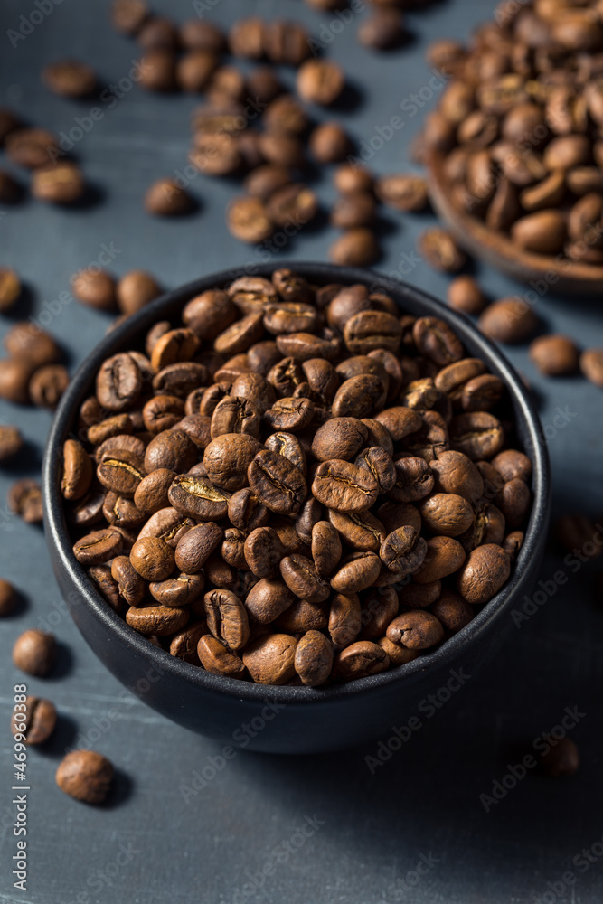 Fototapeta premium Raw Organic Roasted Espresso Coffee Beans